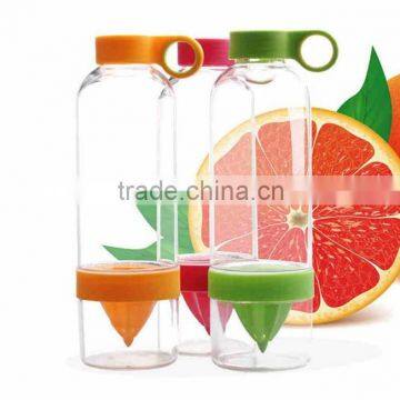 Plastic Supply fashion creative manual lemon juice cup / fruit cup bottle mug