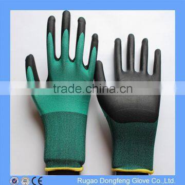 18Gauge PE and Spandex Cut Working Gloves Black PU Coated Anti Cut Gloves