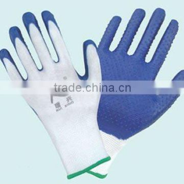 ployster lined coated with nitrile dots on palm glove