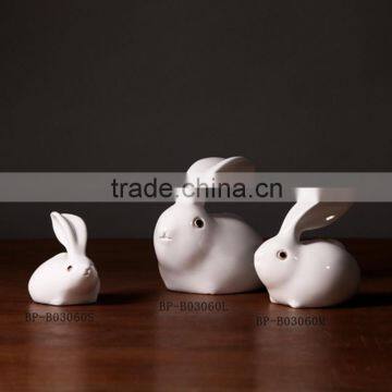 Adorable home accessories decorative polyresin white rabbits                        
                                                Quality Choice