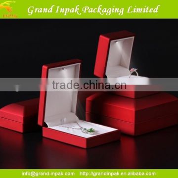 Trendy Luxury LED Lighted Propose Engagement Ring rolls Jewelry Box