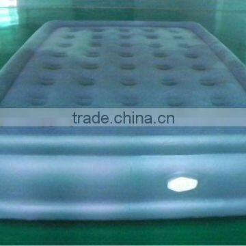 inflatable pvc flocked king size air bed with built-in pump