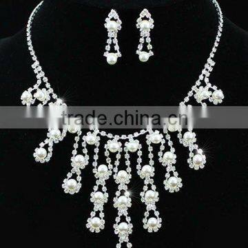 Bridal Queen White Faux Pearl Necklace Earrings Set CS1171