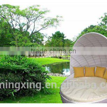 Outdoor waterproof daybed round&hand woven white PE rattan