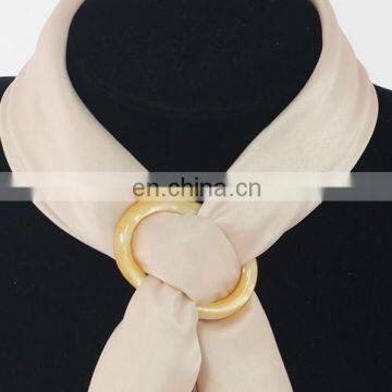 Tasteful Simple Thickened Golden Shell Pig Nose Silk Scarf Buckle