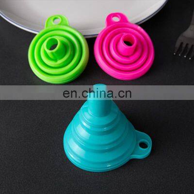 Customized Water Kitchen Spill Free Engine Filling Silicone Collapsible Oil Funnel Set photo-3
