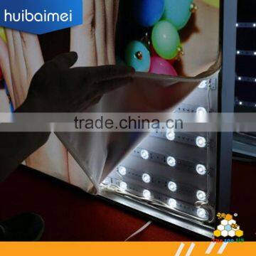 Direct- lit light strip suitable for ultra slim light box backlight source