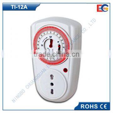 Italy 24 hour mechanical timer power socket