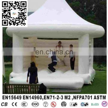 New white jumping bouncy house inflatable castle with tent for wedding