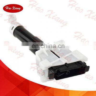 Top Quality Car Headlamp Washer Nozzle BHB6-51-82Y photo-3