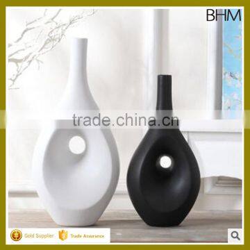 Simple balck and white ceramic vase interior decoration design for hotel decor