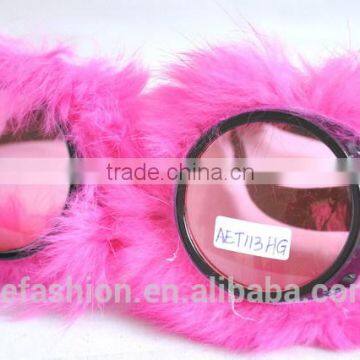 Round party glasses with hairy,