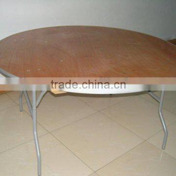 Round folding table