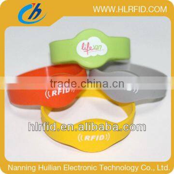 wholesale rfid 13.56Mhz water proof silicon bracelet,rfid printable wristband/watches with nfc chip for mobile payment