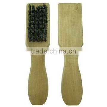 Traditional shape wooden handle shoe brush