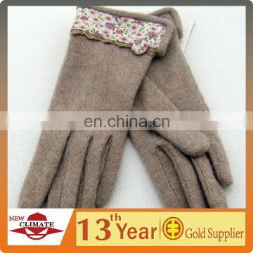 Lady's fashion glove