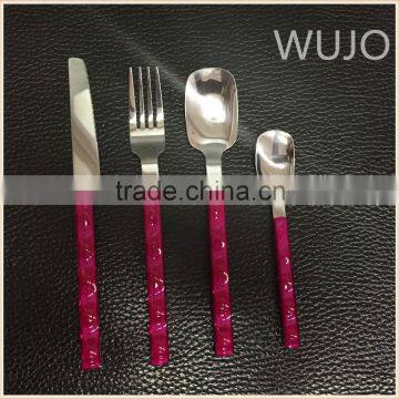 2015 wholesale colored plastic handles cutlery with mirror polish