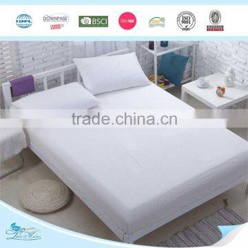 Soft Pure Cotton Fabric Polyester Filled Hotel Bedspread