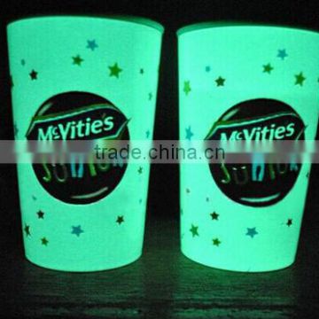 hot sale plastic glow in dark drinking party cup