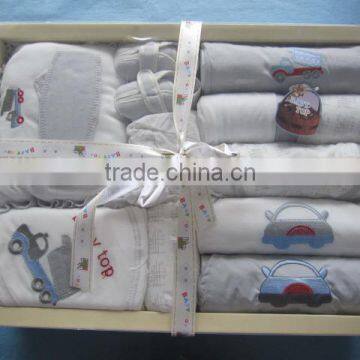 2014 Latest Cute Style Comfortable Baby Clothes Set