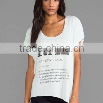 Side seam slit wording printed t-shirt