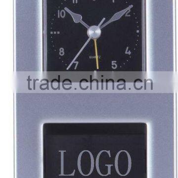 Swivel pendulum advertising clock