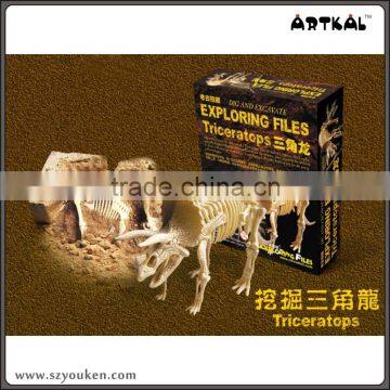 Hot selling Triceratops skeleton dinosaur fossils kits for boy