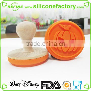 Halloween gift silicone PUMKIN design cookie biscuit stamp with wooden handle