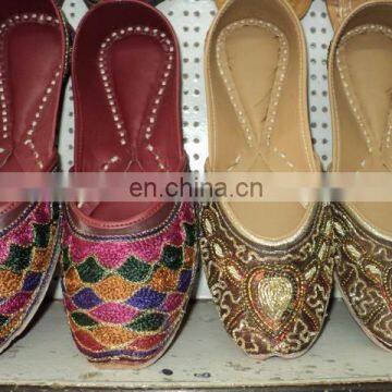 LADIES EMBRODIERY JUTTIS MIX MODELS PACK OF 50 PAIRS photo-3