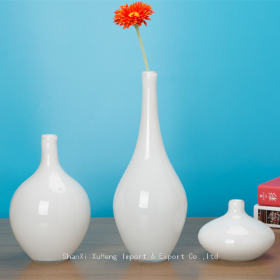 Luxury White Colored Ceramic Glass Vase Nordic Style Single Flower Planter For Wedding Table Decoration photo-4
