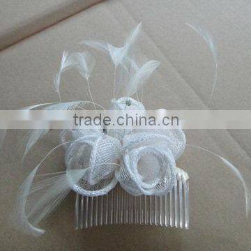 White hairclip for lady