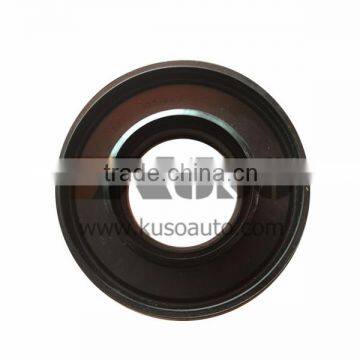 rear wheel hub outer oil seal for CWB520 RF8 truck