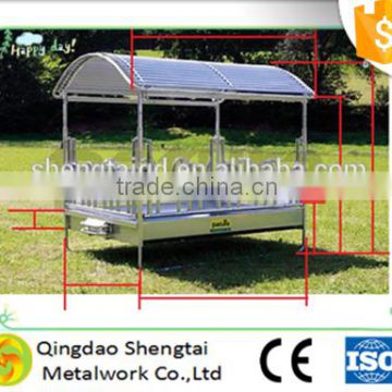 hot sale heavy duty square cattle hay feeder with roof for livestock