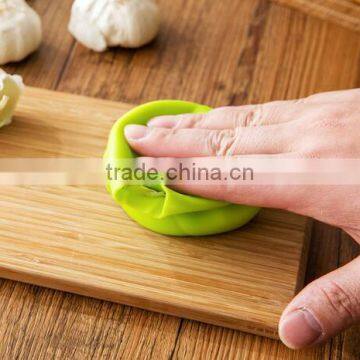Cy287 New Creative Silicone Garlic Peeler Kitchen Gadget Roller Tool Kitchen Accessory Tool photo-3