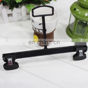 2016 China Wholesaler Top Class Black Plastic Hanger with Clips for Trousers