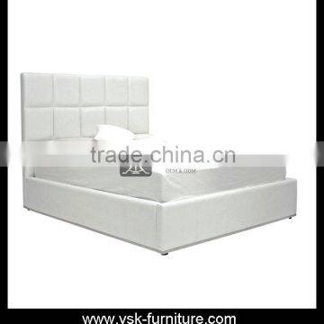 BE-129 Superior Room White Bed