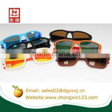 2016 latest design high quality wholesale custom comfortable sunglasses