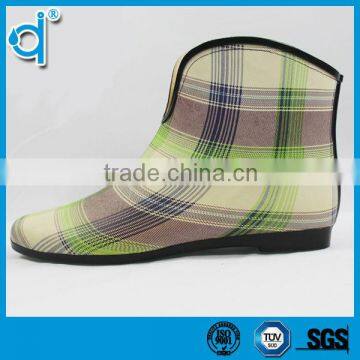 Warming Waterproof Check Printed Rubber Rain Boots with Short Fleece