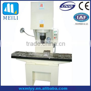 Axial correction clicker press