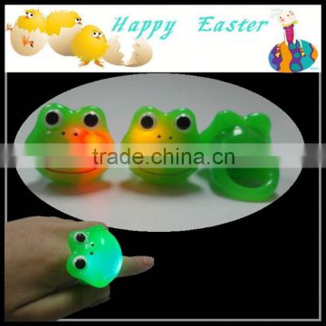 Flashing ring frog shape