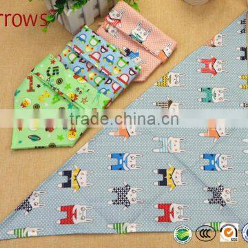 China Good and Cheap Fashion Animal Cartoon Printing Cotton Baby Triangle Bibs Bandana