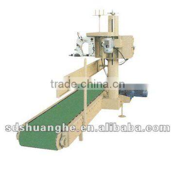 U shaped scraper blade transportation machine