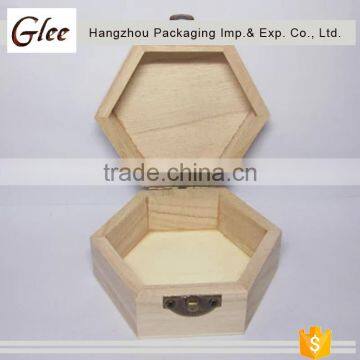 Roud Finish Cute Wooden Jewellery Box photo-2
