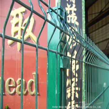 Cheap and Hot Sales Animal Fence Triangle Bending Wire Mesh Fence photo-3