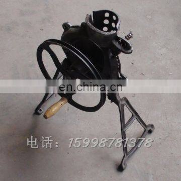 Small Farm Equipment Personal Portable Hand Maize Threshing Machine photo-5