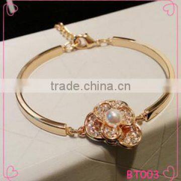 Fashion new gold bracelet 18K plated Jewelry Bangle new design flower Crystal Metal Bangle