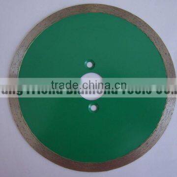 Diamond saw blade for wet cutting