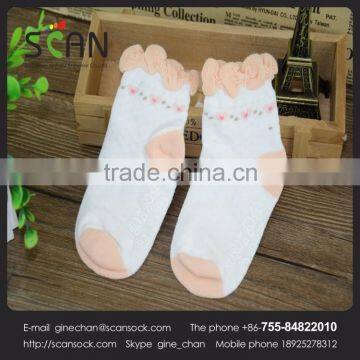 2015 Wholesale hot sale fashionable baby socks with rubber