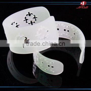 Wholesale Custom Luxury Charm Acrylic Lucite Plastic Wedding Bracelet and Bangle photo-3