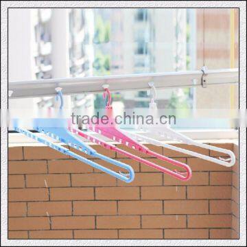 customized your own best quality big plastic towel hanger for home decro high quality hanger manufacturer